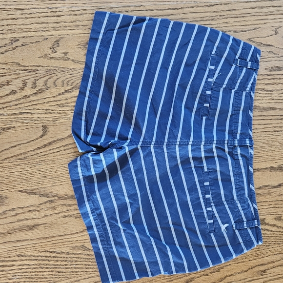 Eddie Bauer Size 10 Blue Striped Women's Shorts - Picture 2 of 7